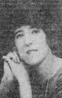 violetquirkphoto.jpg (973821 bytes)